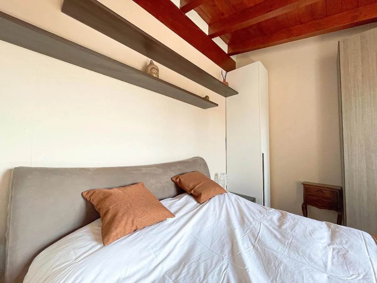 The Urban Nest 2, Spacious, Wifi And Near The Red Metro Mediolan Apartament