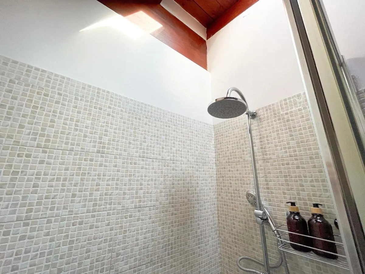The Urban Nest 2, Spacious, Wifi And Near The Red Metro ミラノ 0*,  イタリア